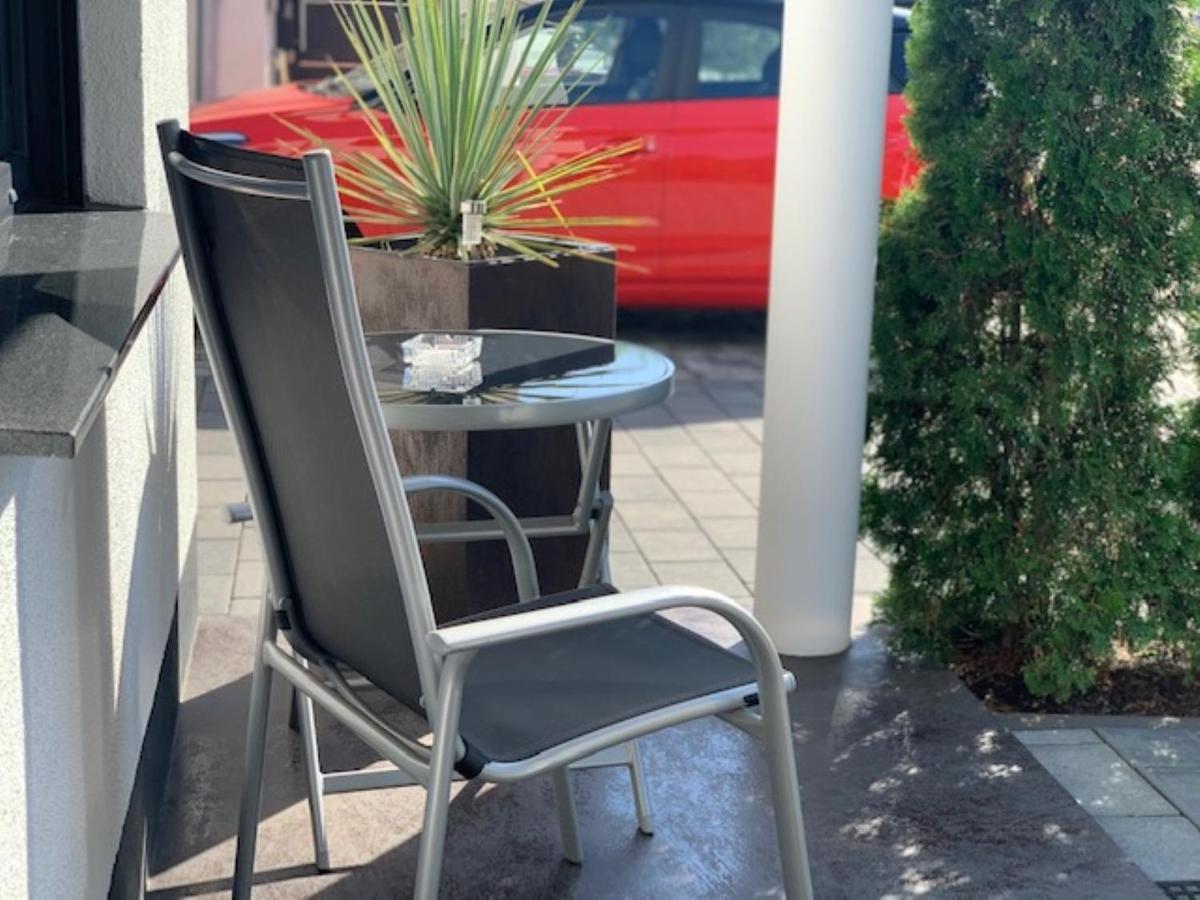 Apartment Пулхайм Екстериор снимка